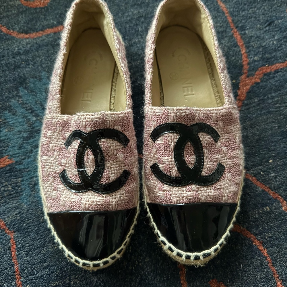 Chanel Captoe Pink Tweed Espadrilles with Black Patent CC